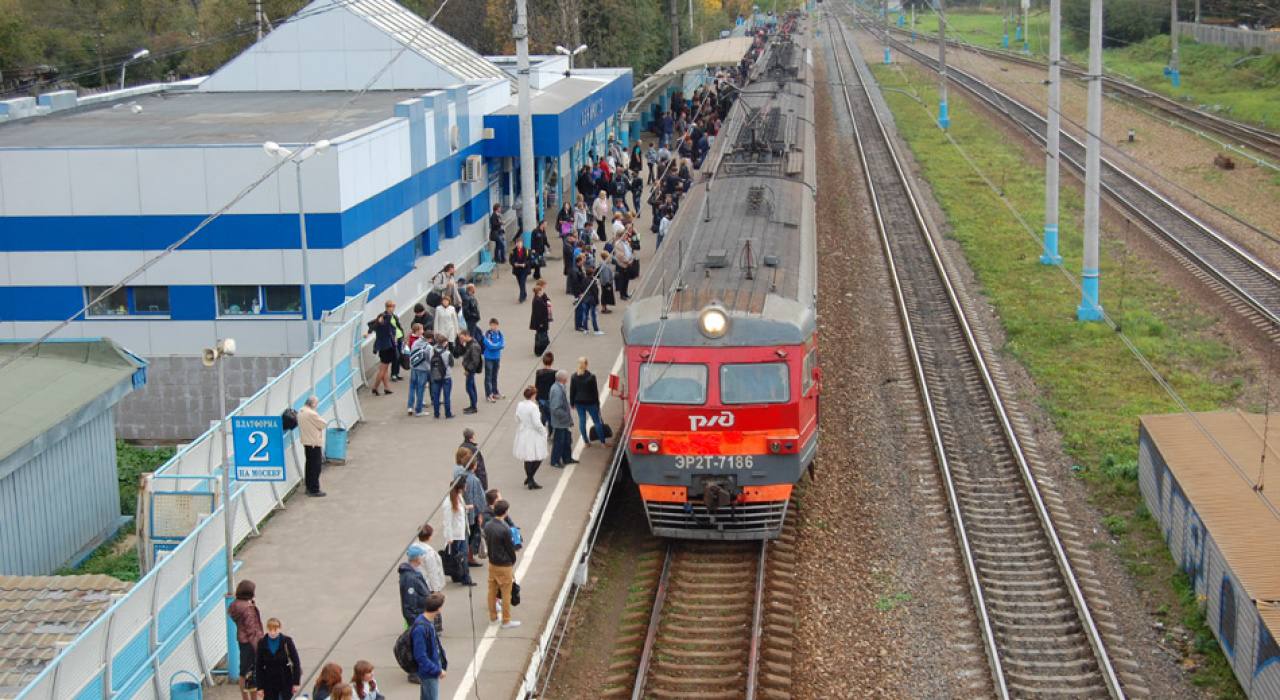 Обнинский балабаново электричка. Обнинский балабаново электричка. Цппк поезд. Эр2 станция обнинское. Балабаново жд станция.