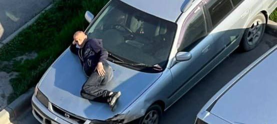 Мажор отфритюрил подругу на капоте автомобиля